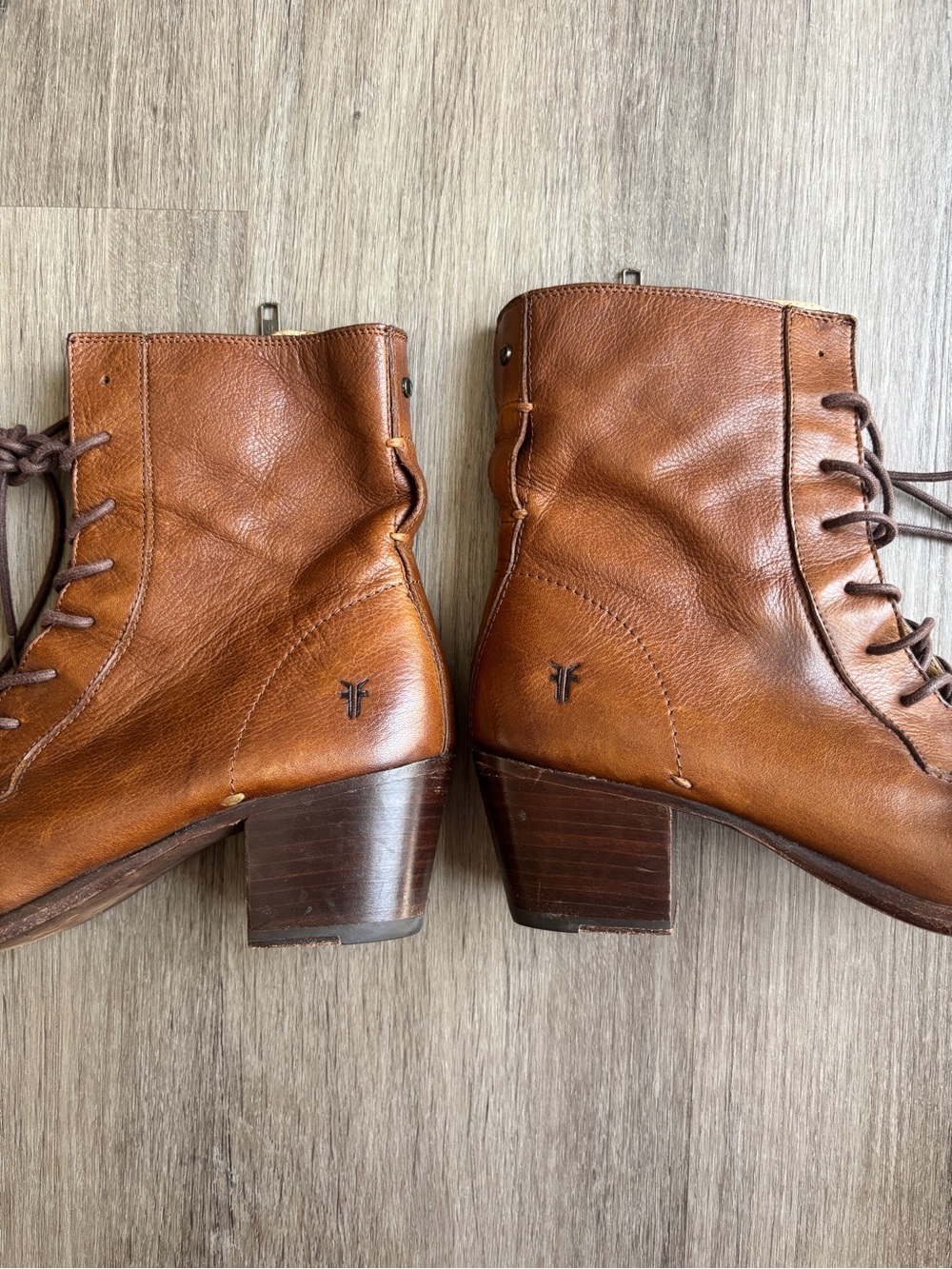 Frye Courtney lace-up ankle booties in Cognac Size 10 - Picture 3 of 8